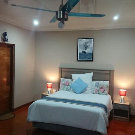 Svh Bush Lodge Marloth Park Bagian luar foto