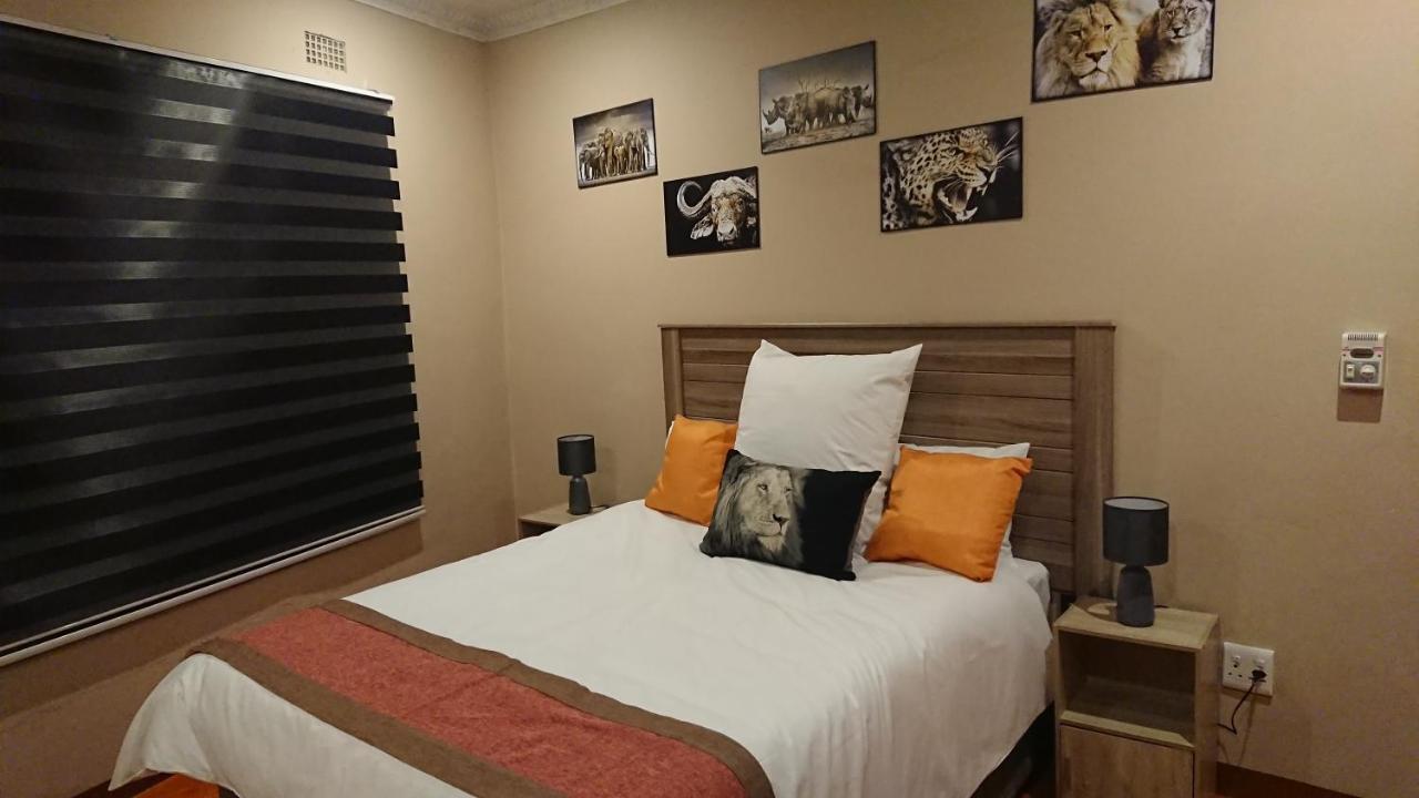 Svh Bush Lodge Marloth Park Bagian luar foto