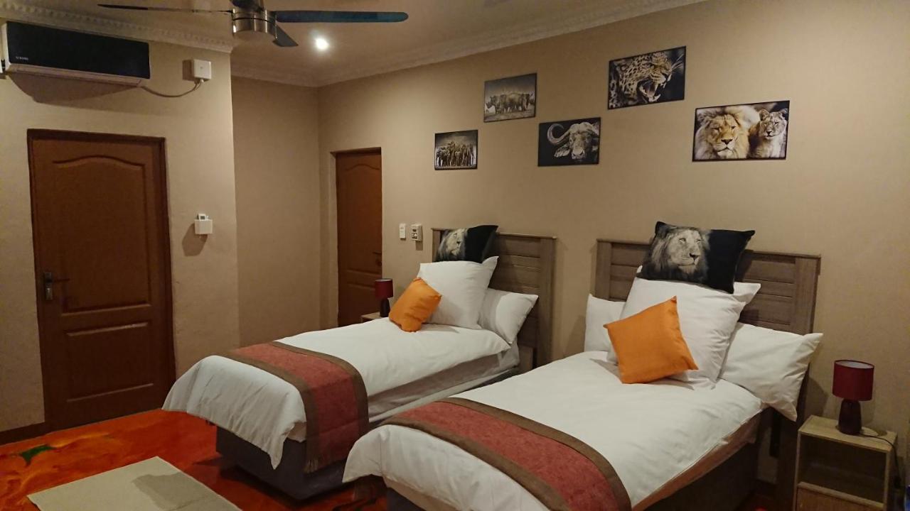 Svh Bush Lodge Marloth Park Bagian luar foto