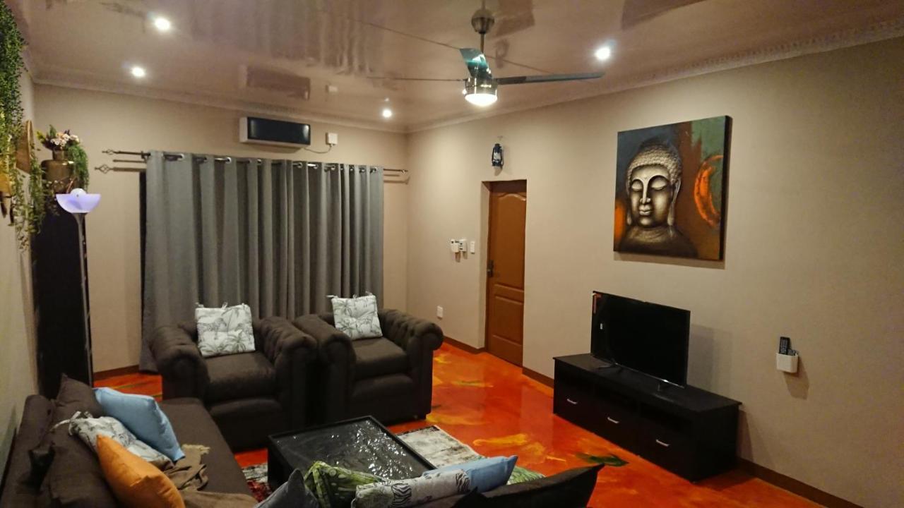 Svh Bush Lodge Marloth Park Bagian luar foto