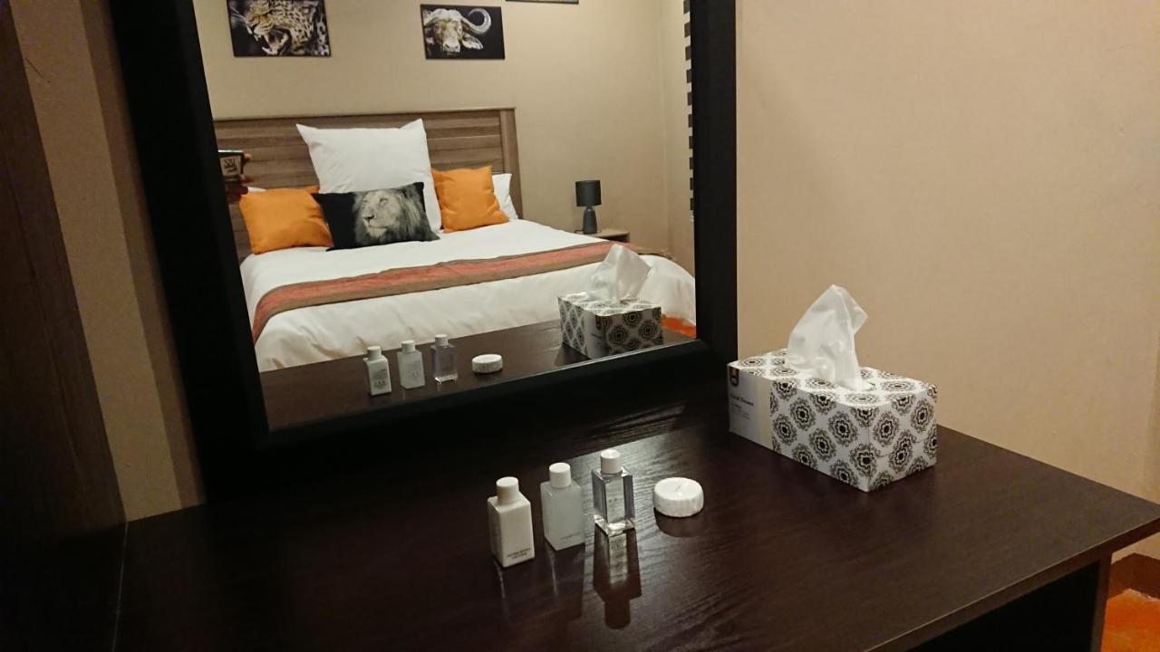 Svh Bush Lodge Marloth Park Bagian luar foto