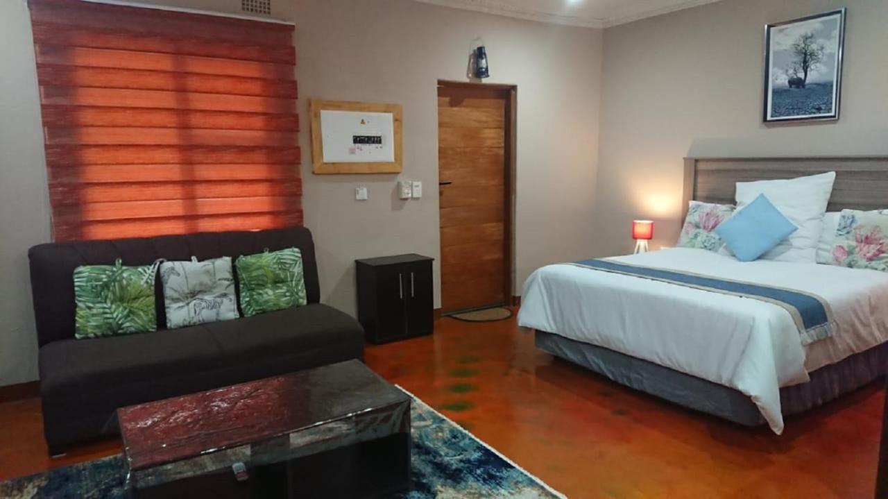 Svh Bush Lodge Marloth Park Bagian luar foto